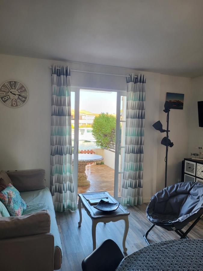 Villa Aux Capellans Sur La Marina Pour 4 Personnes - Vue Marina - Parking - Plage A 5 Min A Pied سان سيبريان المظهر الخارجي الصورة