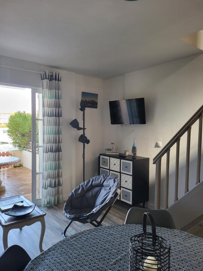 Villa Aux Capellans Sur La Marina Pour 4 Personnes - Vue Marina - Parking - Plage A 5 Min A Pied سان سيبريان المظهر الخارجي الصورة