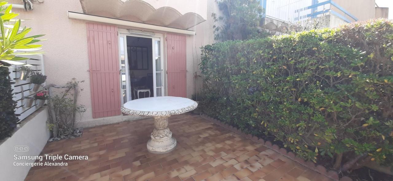 Villa Aux Capellans Sur La Marina Pour 4 Personnes - Vue Marina - Parking - Plage A 5 Min A Pied سان سيبريان المظهر الخارجي الصورة